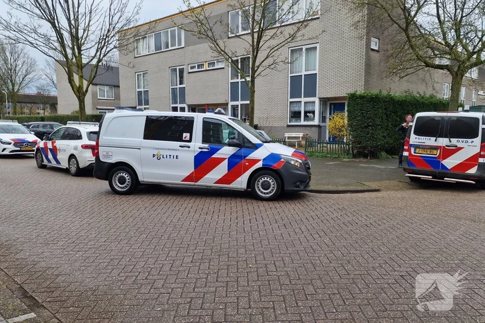 Dader op de vlucht na woningoverval
