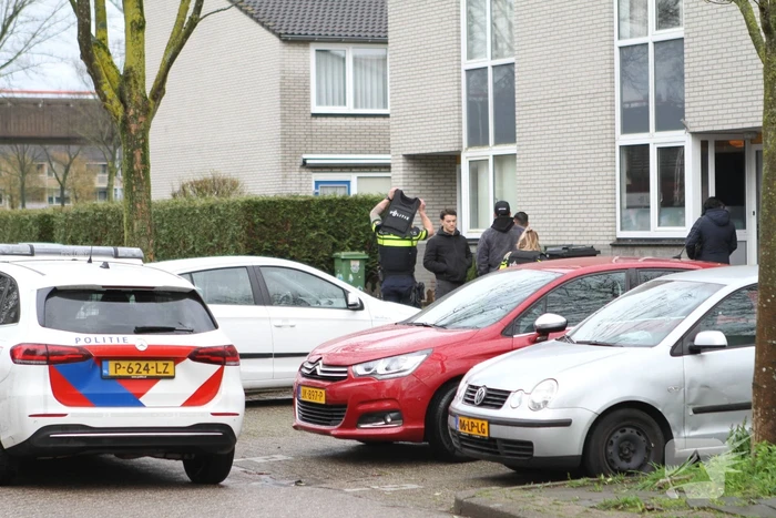 Dader op de vlucht na woningoverval