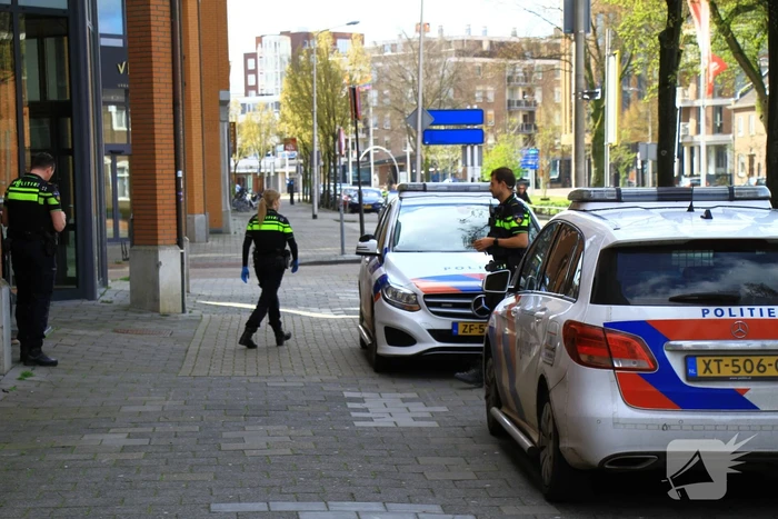 Man op fiets gewond bij botsing met auto