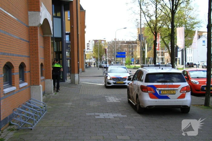 Man op fiets gewond bij botsing met auto