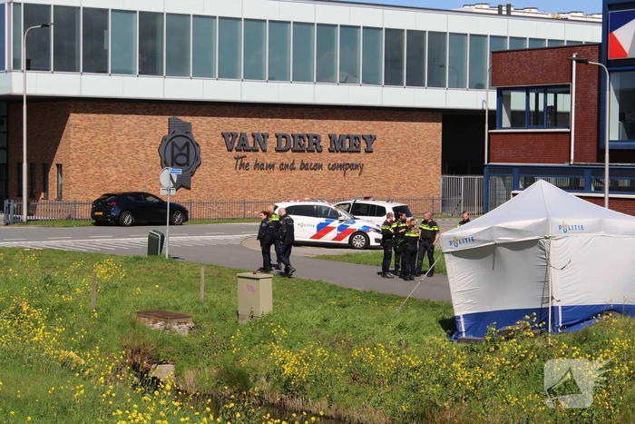 Overleden persoon aangetroffen in water