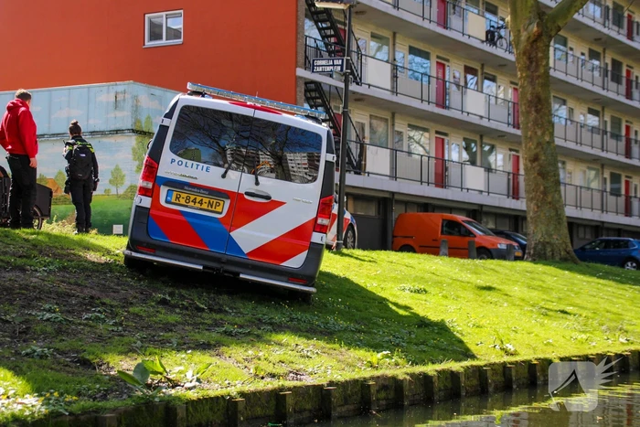 Graafmachine schiet politie te hulp