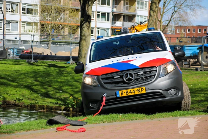 Graafmachine schiet politie te hulp