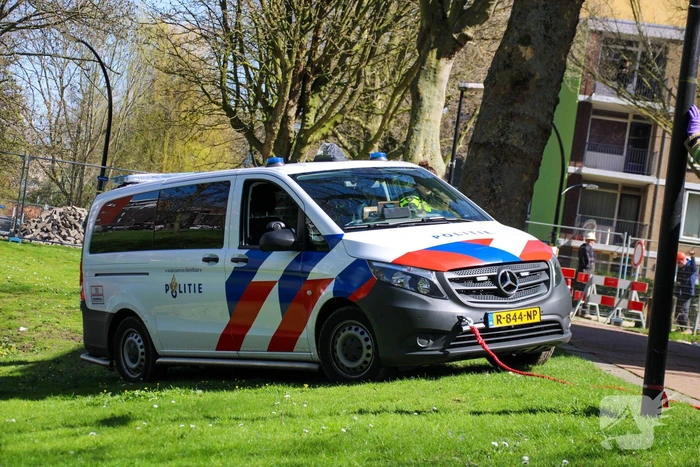 Graafmachine schiet politie te hulp
