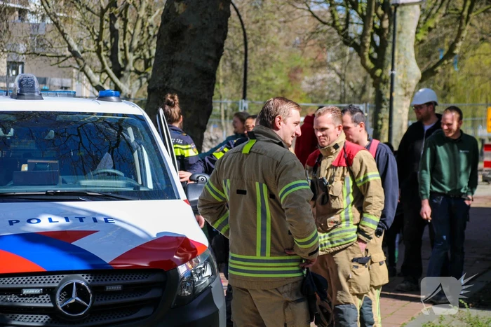 Graafmachine schiet politie te hulp