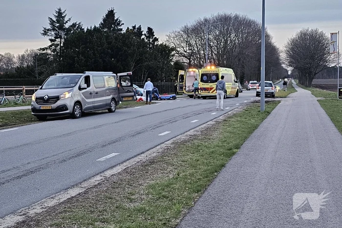 Meerdere wielrenners gewond naar ziekenhuis