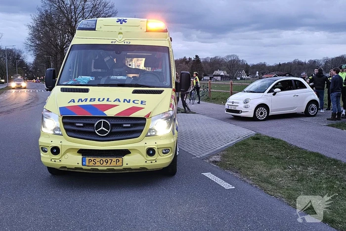 Meerdere wielrenners gewond naar ziekenhuis