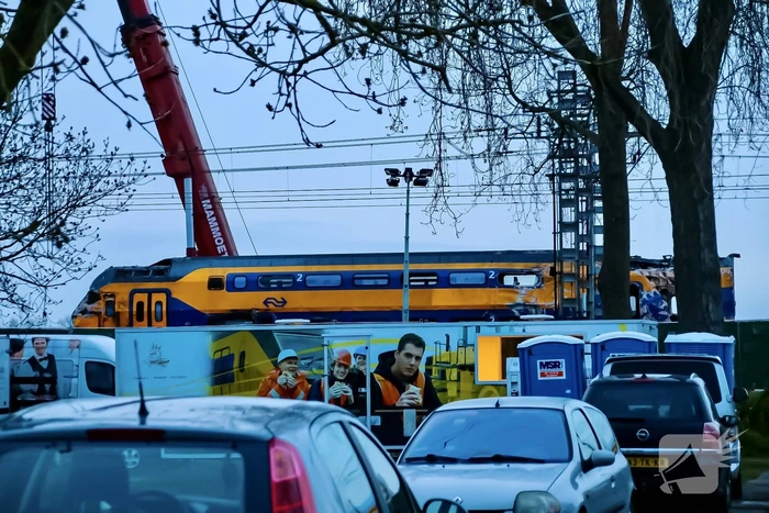 Bedrijven druk bezig berging treinstellen