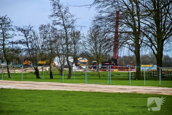 Bedrijven druk bezig berging treinstellen