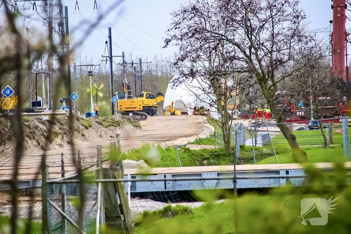 Bedrijven druk bezig berging treinstellen