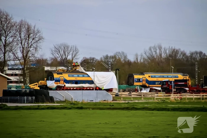 Bedrijven druk bezig berging treinstellen