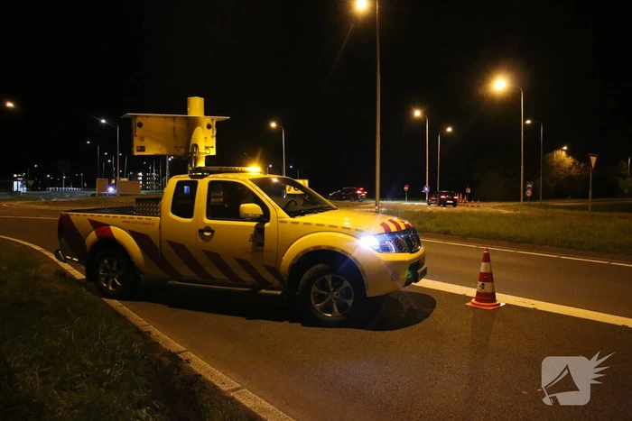 Gestrande aanhanger van tractor moeilijk te bergen