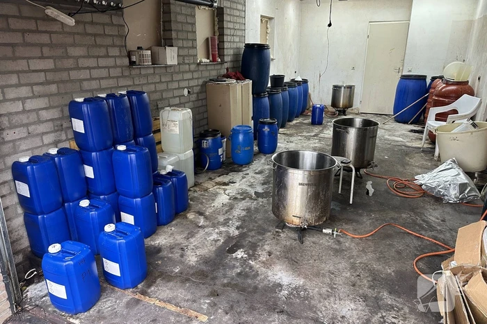 Drugslab in garage bij Woning