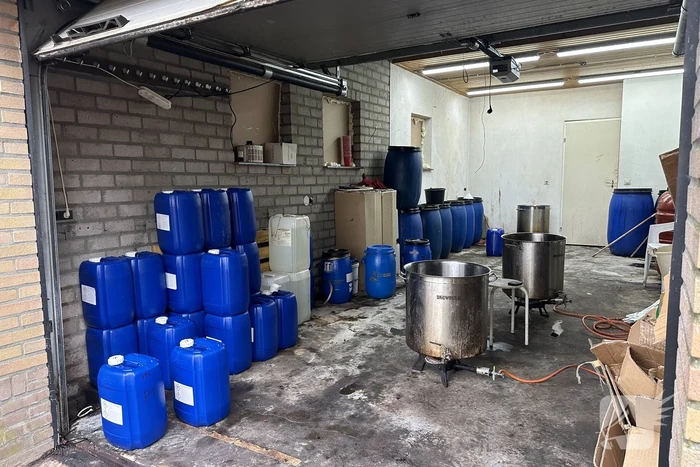 Drugslab in garage bij Woning