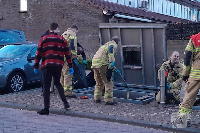 Onderzoek in ondergrondse afvalcontainers