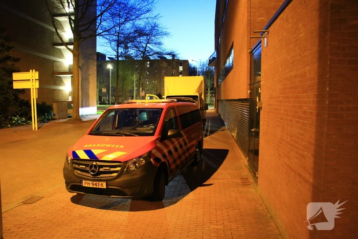 Politie en brandweer doen onderzoek bij bakwagen