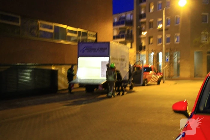 Politie en brandweer doen onderzoek bij bakwagen
