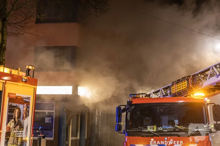 Gezin uit woning gered door brandweer