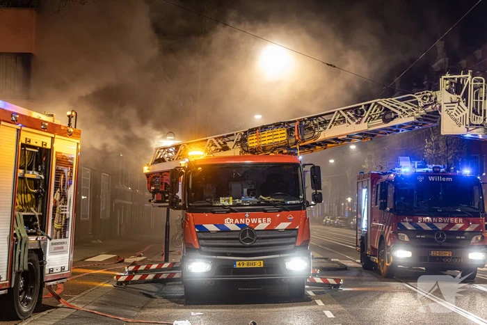 Gezin uit woning gered door brandweer