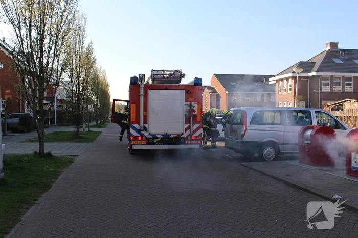 Brand in ondergrondse papiercontainer