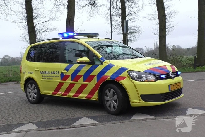 Mountainbiker komt hard ten val in bosgebied