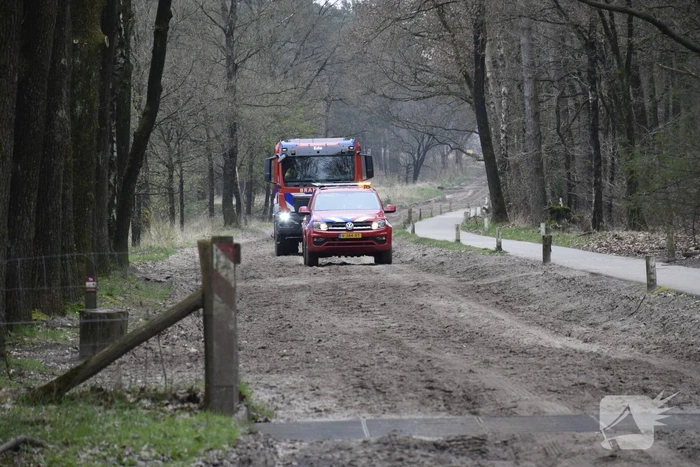 Brandweer ingezet voor gewonde mountainbiker in bosgebied