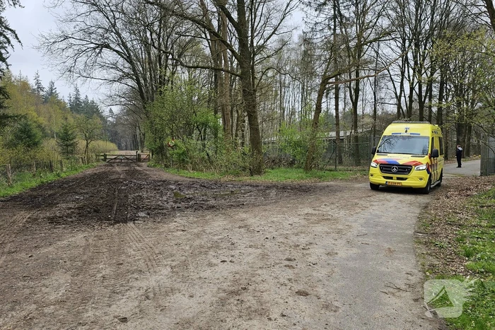 Brandweer ingezet voor gewonde mountainbiker in bosgebied