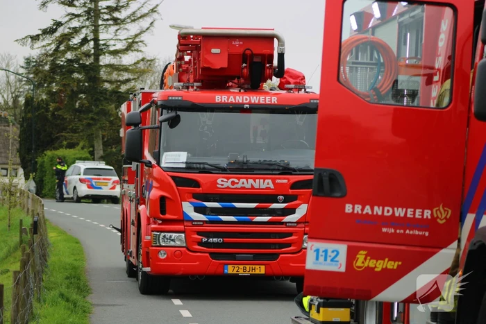 Brand in woning met rietendak