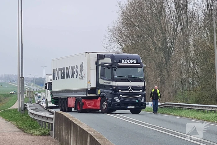 Verkeershinder door storing in brug