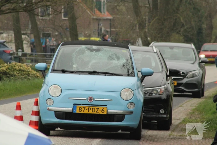 Fietser in botsing met auto, traumahelikopter ingezet