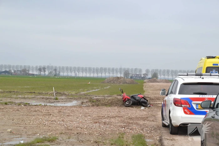 Bestuurder vlucht na ongeval tijdens crossen en laat slachtoffer zwaargewond achter