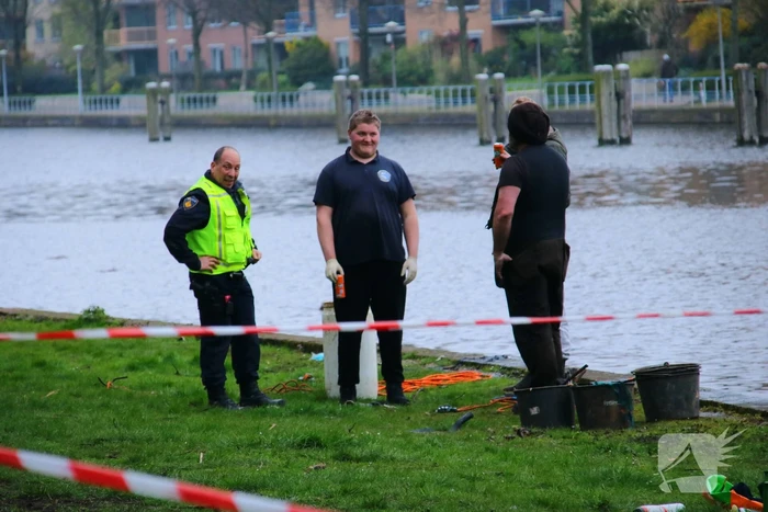 Handgranaat gevonden tijdens magneetvissen