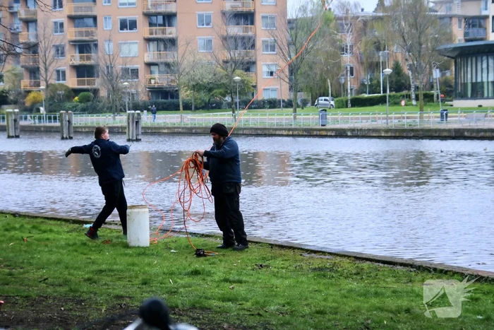 Handgranaat gevonden tijdens magneetvissen