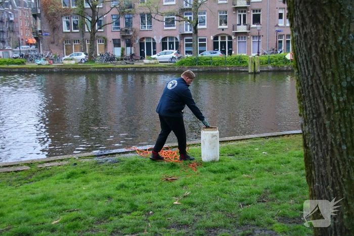 Handgranaat gevonden tijdens magneetvissen