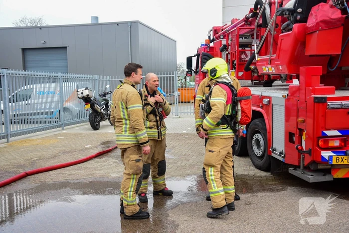 Veel rook bij brand in bedrijfsloods