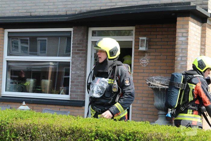 Verbrande hamburgers zetten woning vol rook