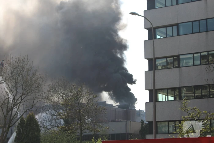 NL-Alert vanwege grote brand in leegstaand bedrijf