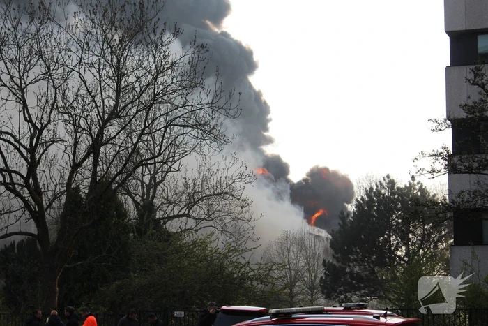 NL-Alert vanwege grote brand in leegstaand bedrijf