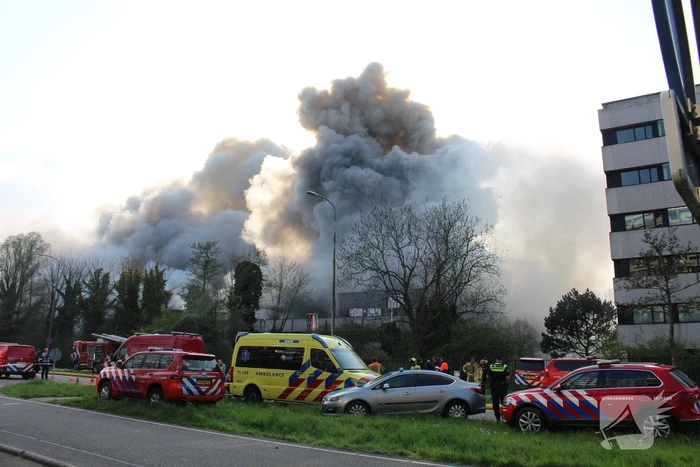 NL-Alert vanwege grote brand in leegstaand bedrijf