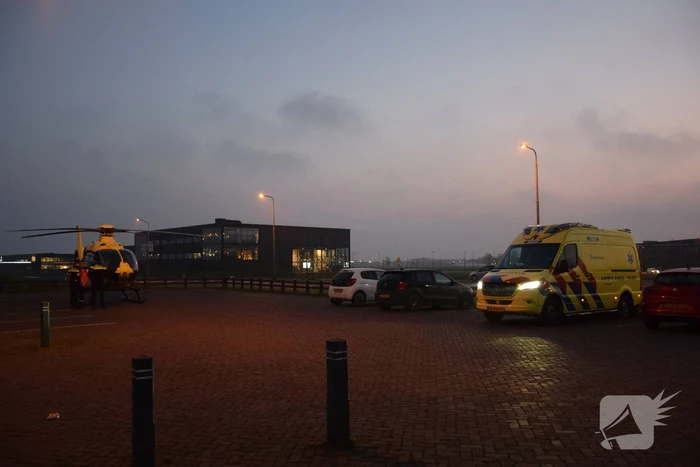 Traumateam assisteert bij incident op straat