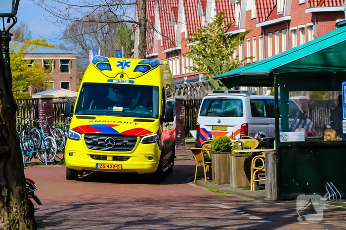 Persoon met spoed naar ziekenhuis na ongeval