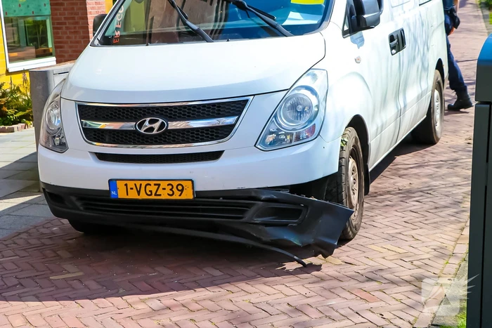 Persoon met spoed naar ziekenhuis na ongeval