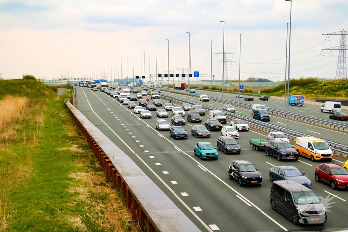 Veel file door autobrand op snelweg