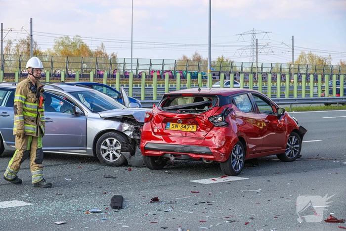 Flinke ravage op snelweg door ongeval