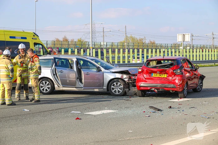 Flinke ravage op snelweg door ongeval