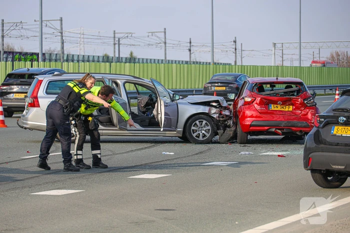 Flinke ravage op snelweg door ongeval