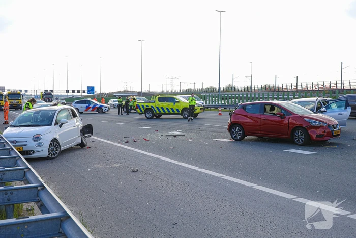 Flinke ravage op snelweg door ongeval