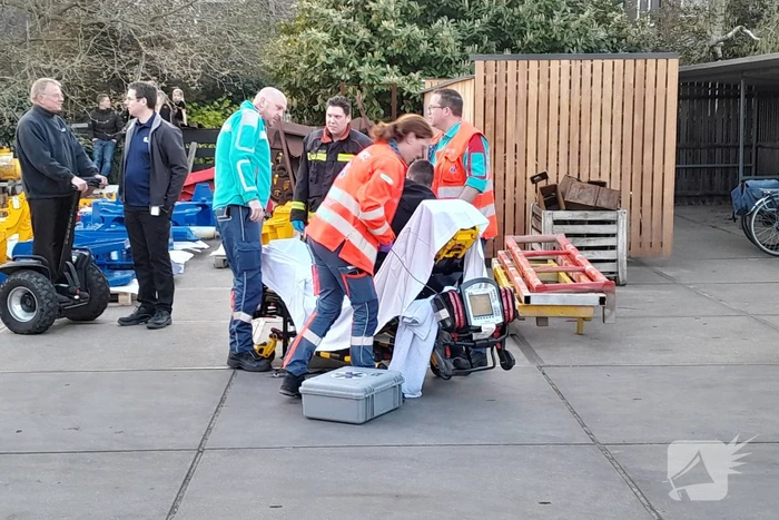 Hulpverleners oefenen aanrijding met heftruck