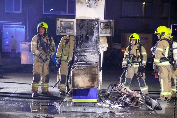 Scooter vliegt in brand tijdens tankbeurt