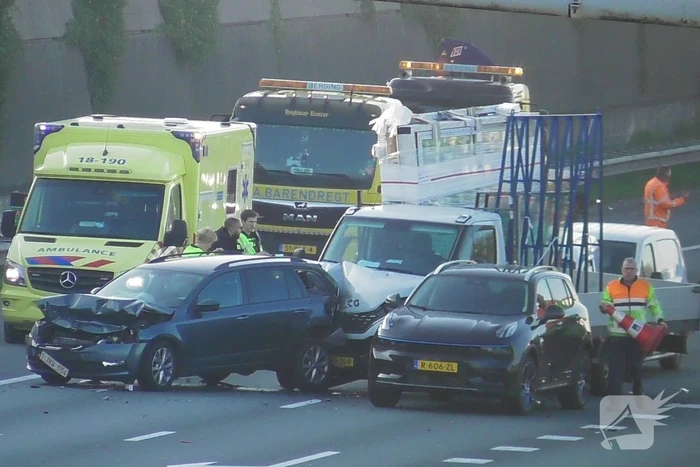 Snelweg deels dicht naar kettingbotsing